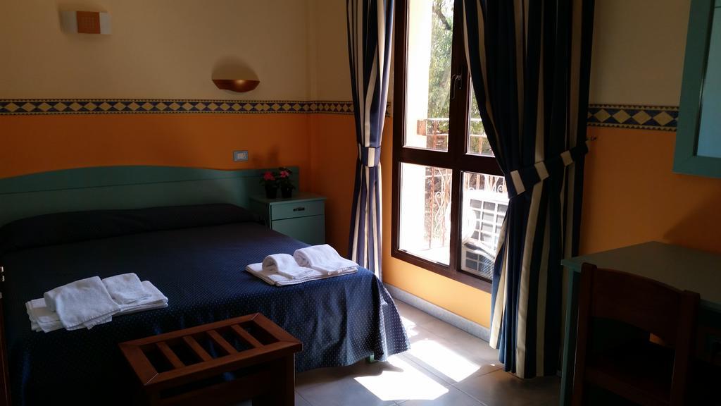 Hotel Costa Antiga SantʼAnna Arresi Екстериор снимка