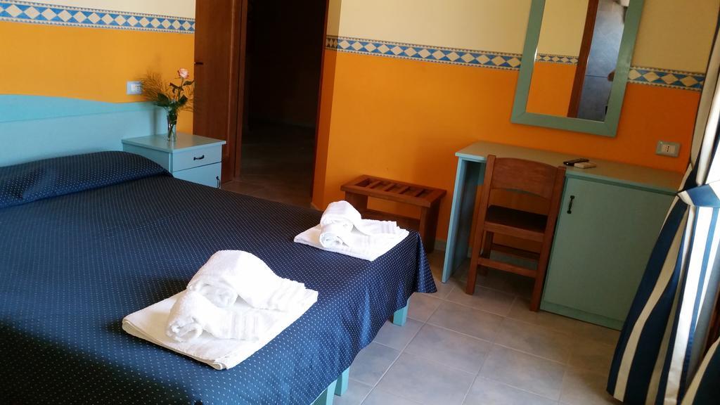 Hotel Costa Antiga SantʼAnna Arresi Екстериор снимка