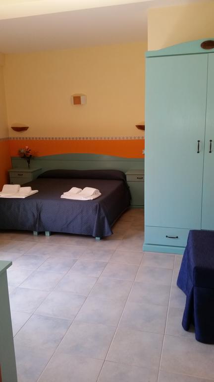Hotel Costa Antiga SantʼAnna Arresi Екстериор снимка