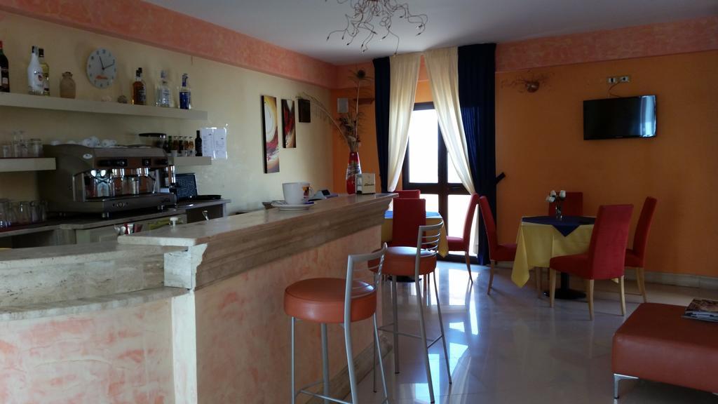 Hotel Costa Antiga SantʼAnna Arresi Екстериор снимка