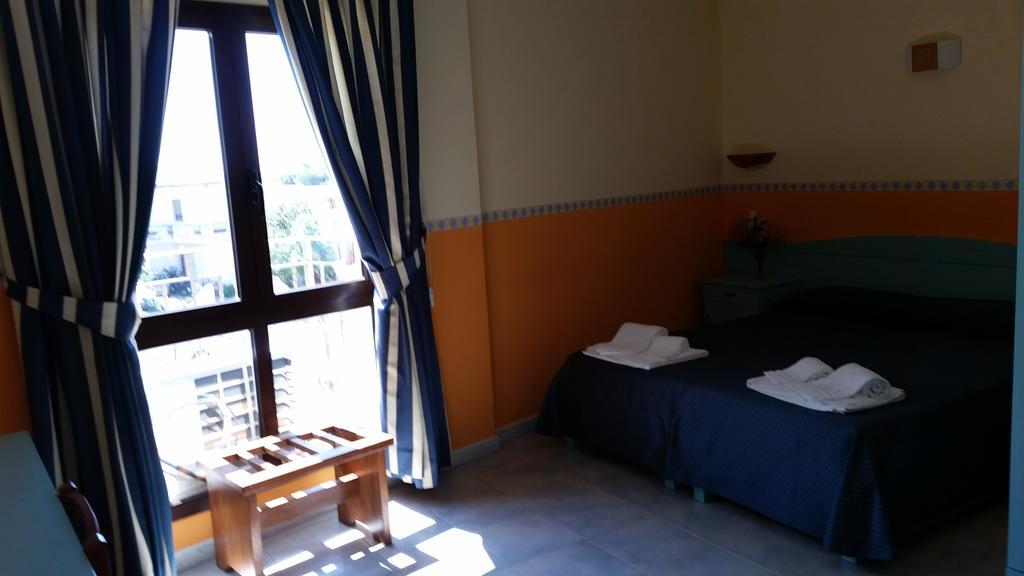 Hotel Costa Antiga SantʼAnna Arresi Екстериор снимка